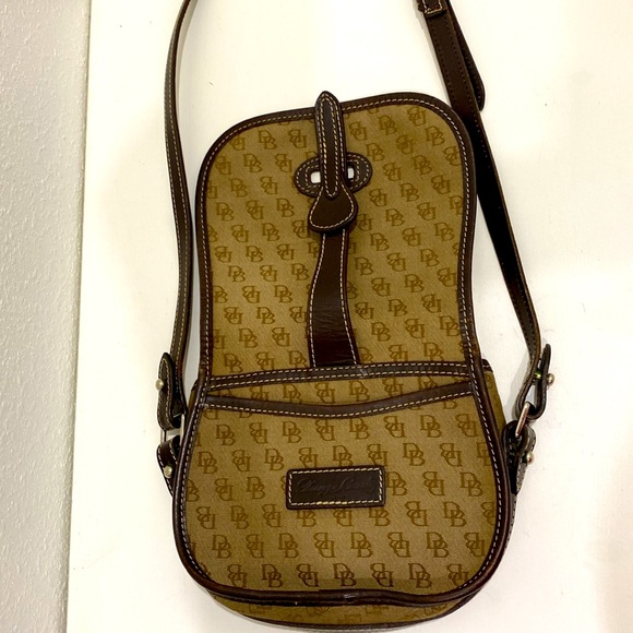 Authentic Dooney & Bourke Singnature Jacquard Monogram Crossbody Purse / Handbag - Picture 16 of 17